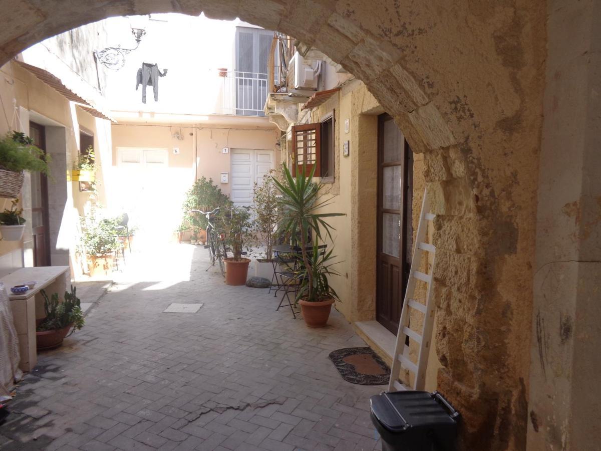 Casa Gaia Ortigia Holiday Home Syracuse ภายนอก รูปภาพ